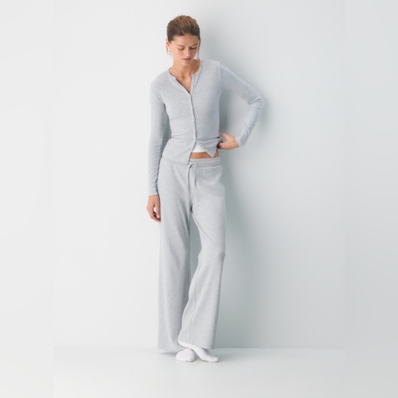 Aritzia Tops - Aritzia Home Stretch Rib Crew Button Up Heather Chrome Size XS New